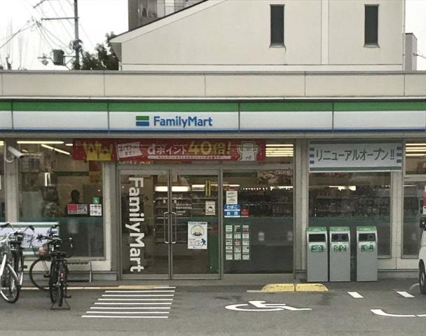コンビニ　ファミリーマート（コンビニ）まで655m