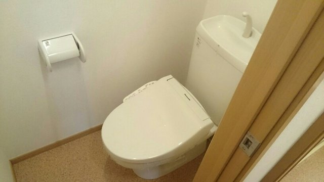 トイレ　ゆったりとした空間のトイレです
