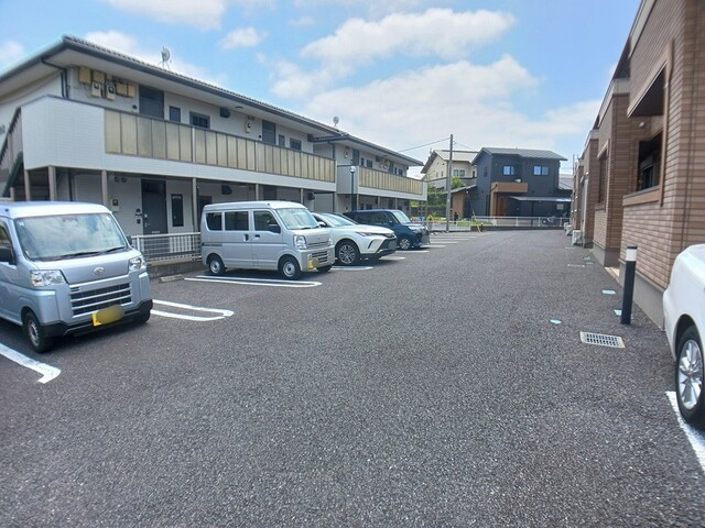 駐車場　舗装駐車場