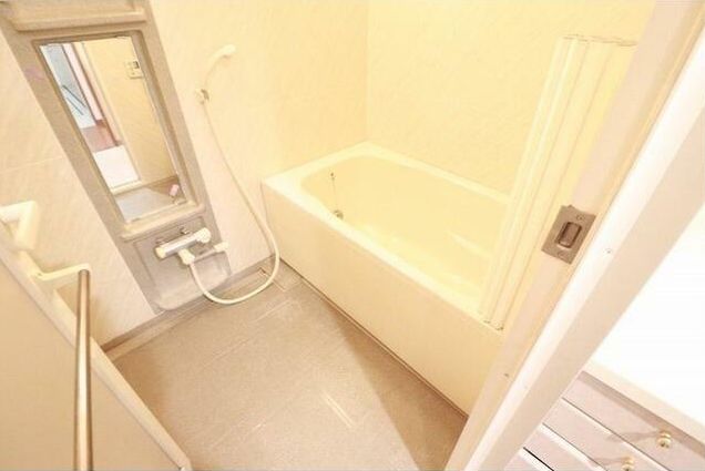 バス・シャワールーム　同物件・別タイプのお部屋になります。（参考写真）