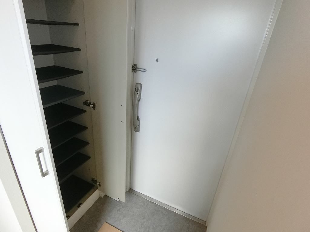 玄関　高さ調整可能なシューズＢＯＸ