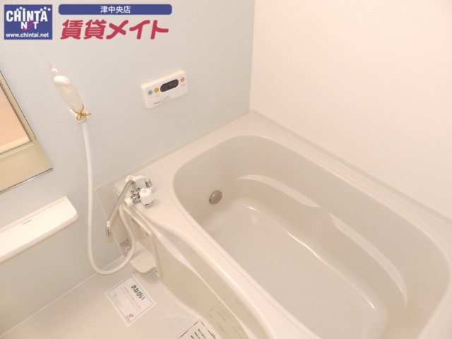 バス・シャワールーム　同物件別室の画像です