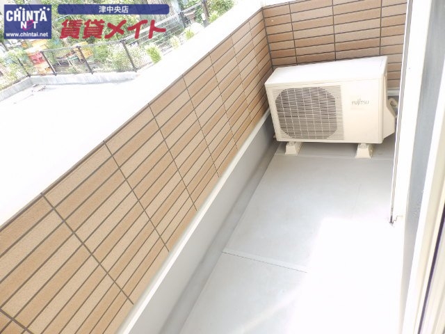 バルコニー　同物件別室の画像です