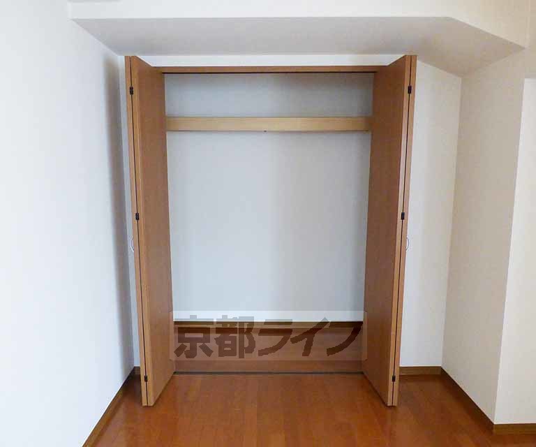 収納　広々とした収納です。