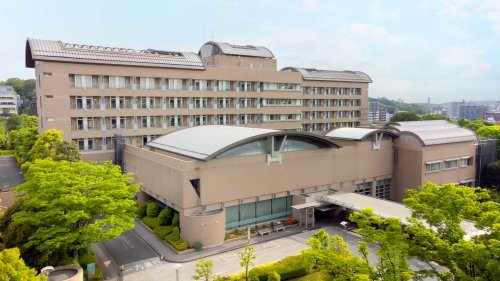 病院　東京都立多摩南部地域病院（病院）まで431m