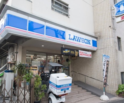 コンビニ　ローソン 天現寺店（コンビニ）まで618m
