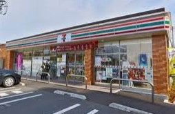 コンビニ　セブンイレブン足立竹の塚2丁目店（コンビニ）まで300m