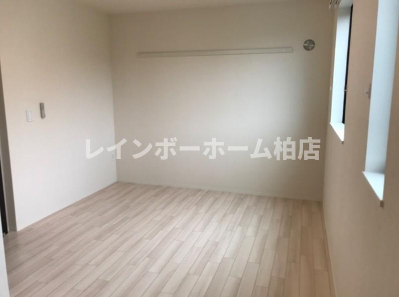 その他部屋・スペース　落ち着いて過ごせるお部屋なので、寝室にいかがでしょうか