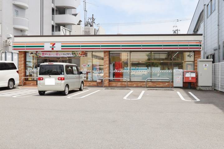 コンビニ　セブン－イレブン徳島沖浜東店（コンビニ）まで487m