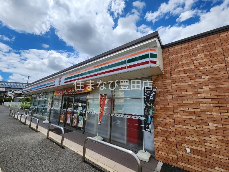 コンビニ　セブンイレブン豊田市花園町店（コンビニ）まで745m