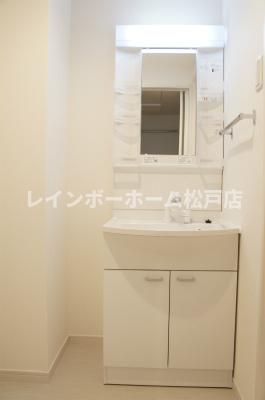 洗面設備　脱衣スペースもあります