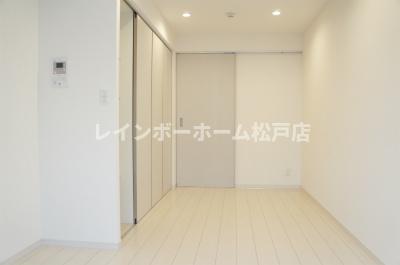 居室・リビング　ゆったり過ごせる居間です