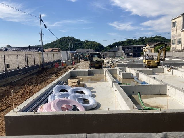 建物外観　建築中