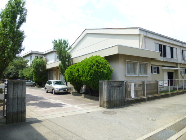 中学校　小田原市立酒匂中学校（中学校）まで875m