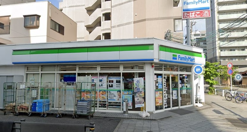 コンビニ　ファミリーマート新栄一丁目店（コンビニ）まで80m