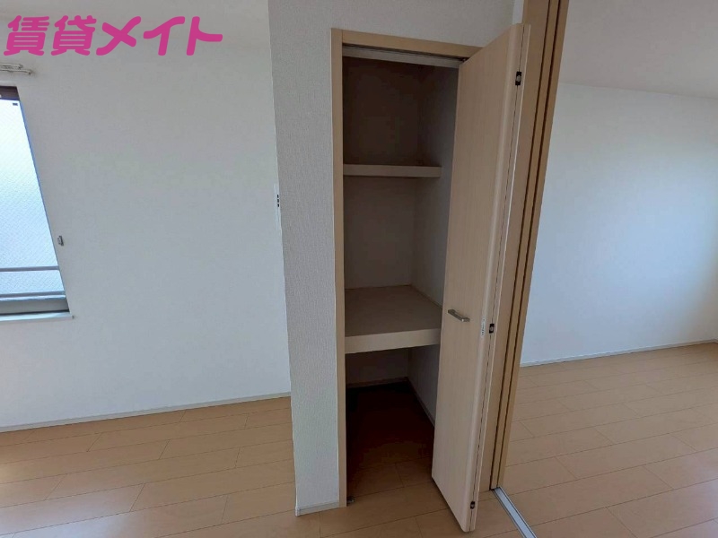 収納　同型参考写真