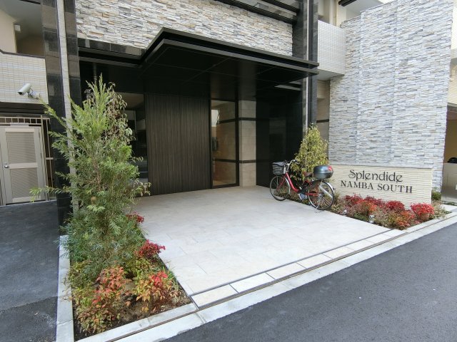 エントランス　ゆとりのあるエントランスです