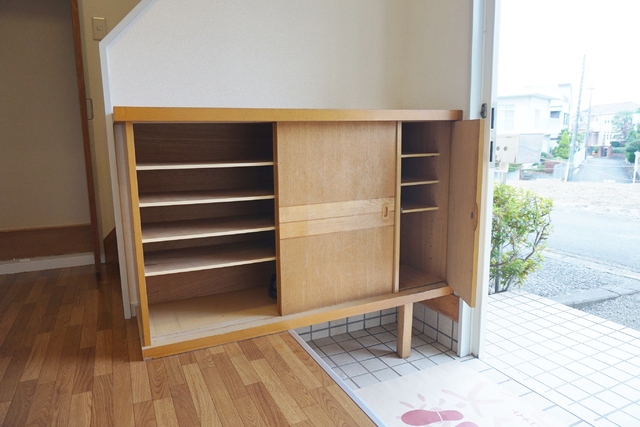 玄関　玄関下駄箱収納