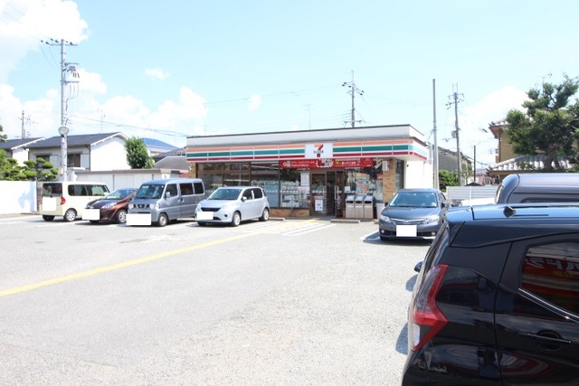 コンビニ　セブン－イレブン　尼崎富松町２丁目店（コンビニ）まで240m