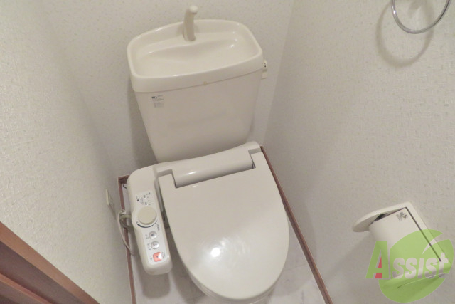 トイレ　シンプルですが清潔なトイレ。ウォシュレットも付いてます。