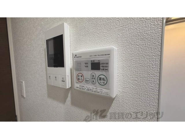 その他設備　給湯器リモコン