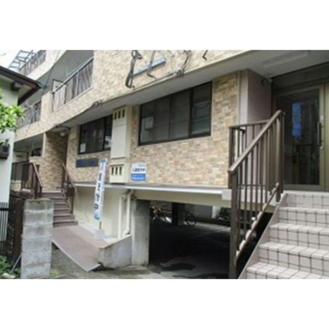エントランス　建物外観