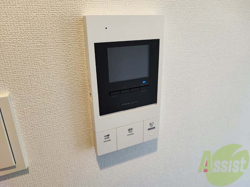 セキュリティ　ＴＶモニター付インターホンです。来客者の顔が見えるので安心！