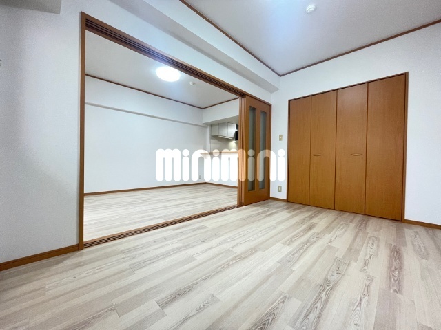ロビー　照明器具撤去