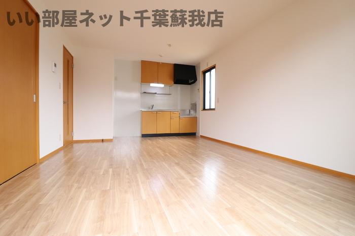 居室・リビング　こちらの居間で趣味の時間をお楽しみください