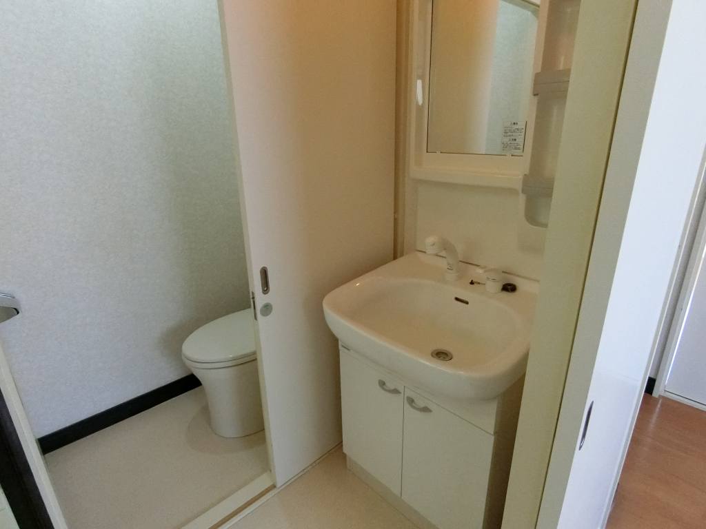洗面設備　脱衣所　独立洗面台付き