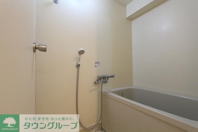 バス・シャワールーム　※同タイプの部屋になります。