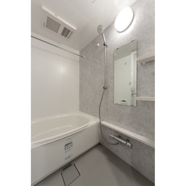 バス・シャワールーム　※写真は同タイプ住戸です。
