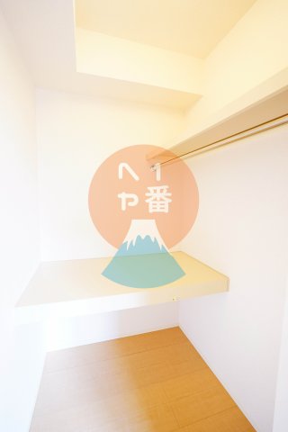収納　ウォークインクローゼット