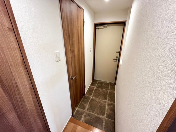 玄関　※別部屋の写真です