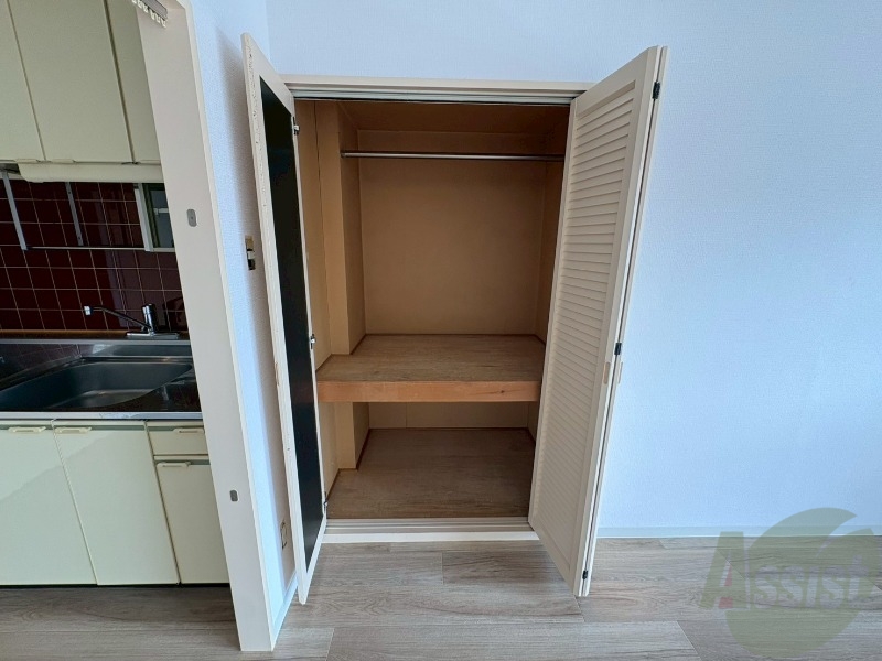 収納　寝室の収納です。部屋がすっきり片付きます。