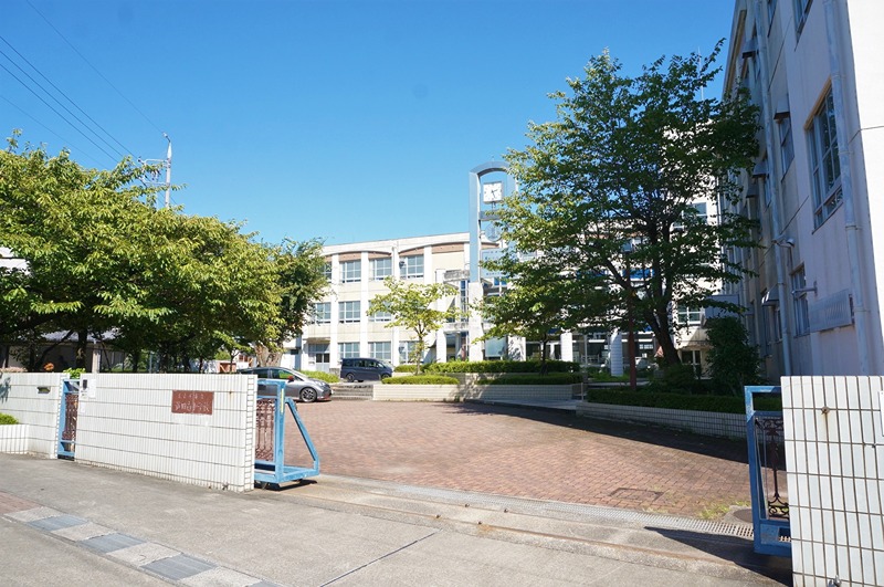 小学校　名古屋市立植田南小学校（小学校）まで410m