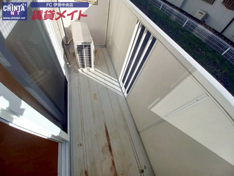 バルコニー　同物件別部屋の写真