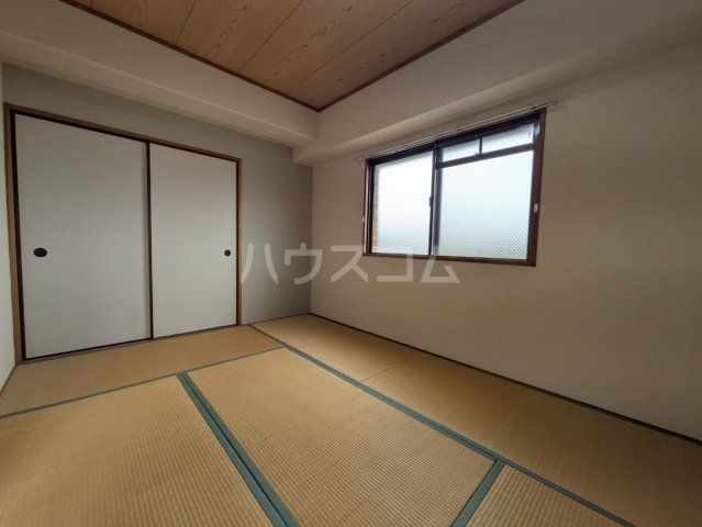 シュロス五月山Iの内装写真