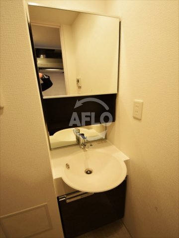 洗面設備　スワンズシティ中之島クロス　おしゃれな洗面台