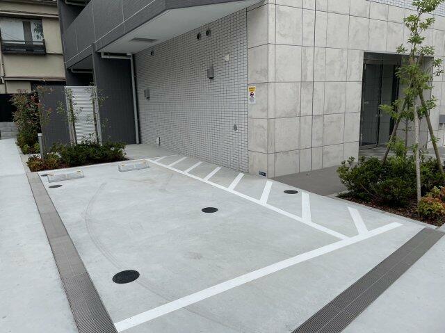 駐車場　?