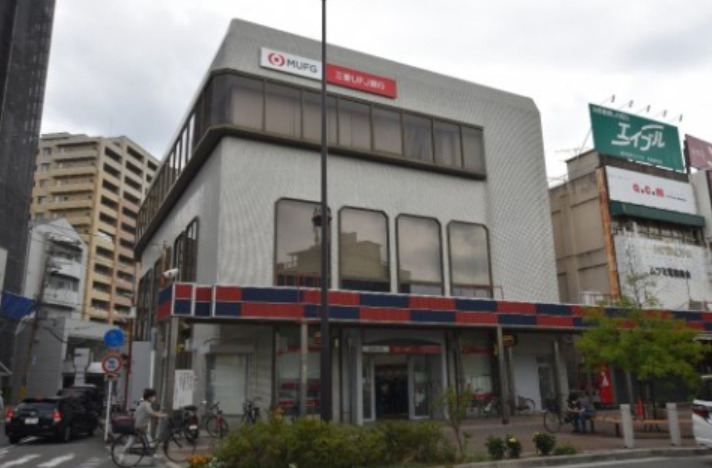 銀行　三菱UFJ銀行和泉支店（銀行）まで241m