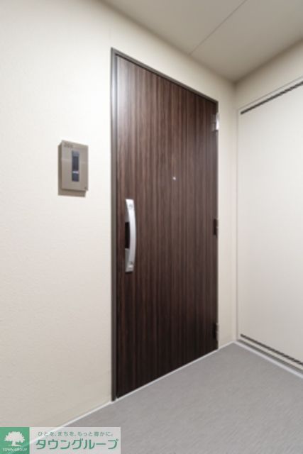 玄関　※写真は同タイプ住戸です。