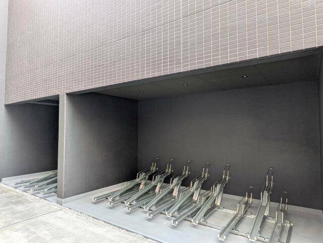 ロビー　駐輪場です
