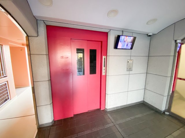 その他共有部分　エレベーターがあると重たい荷物も簡単に部屋まで運べますよ