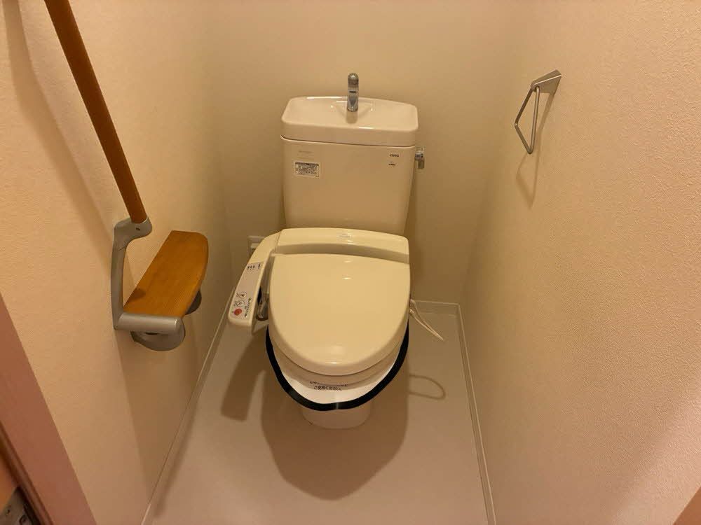 トイレ　毎日つかうものだからこそ、人にやさしく、清潔な機能付便座で…