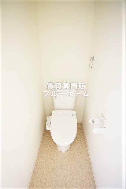 トイレ　温水洗浄便座付き！！