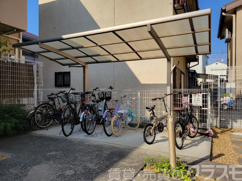 その他共有部分　屋根付き駐輪場