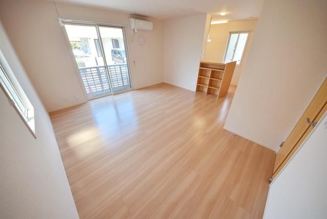 居室・リビング　※別部屋参考写真※
