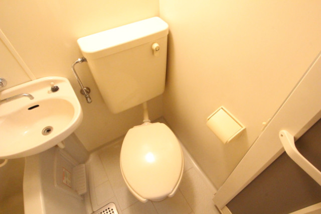 トイレ　曇ってますが眺望はこんなかんじです。