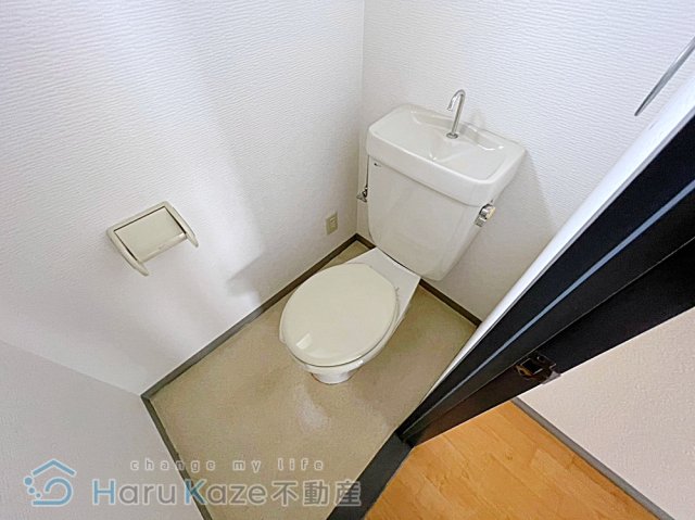 名鉄名古屋本線 堀田駅 徒歩7分 8階建 築33年のトイレ写真